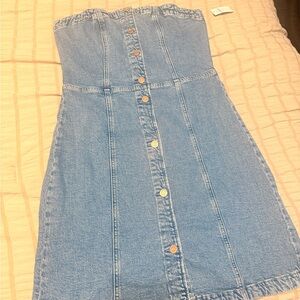 Gap Women’s Strapless Button-Front Denim Dress in Light-medium blue wash